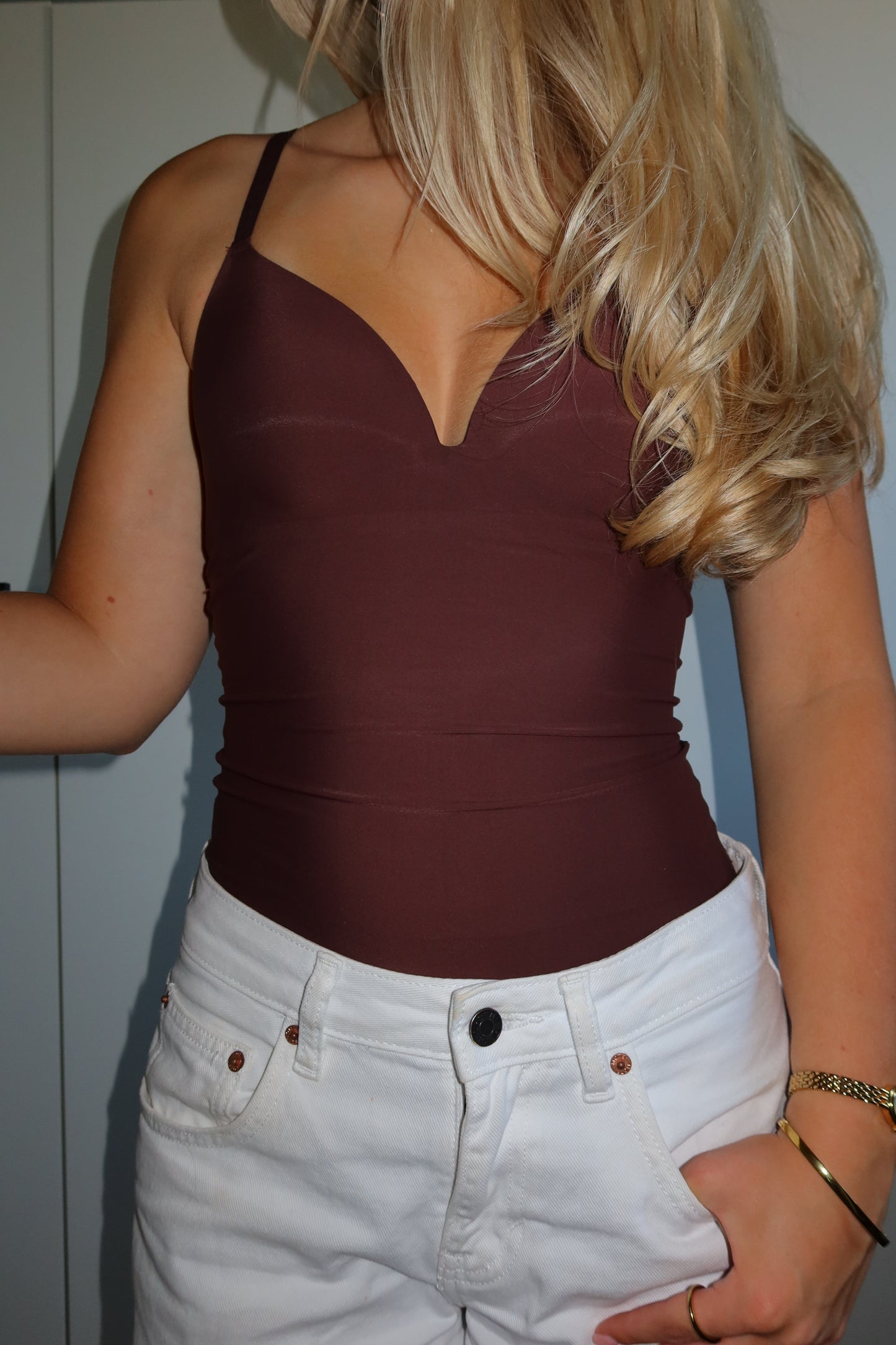 V neck body - brown