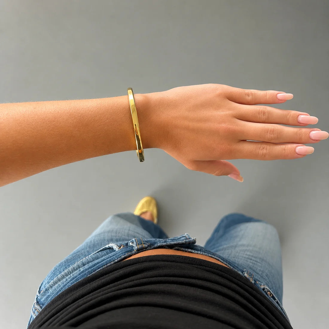 Classy round bangle