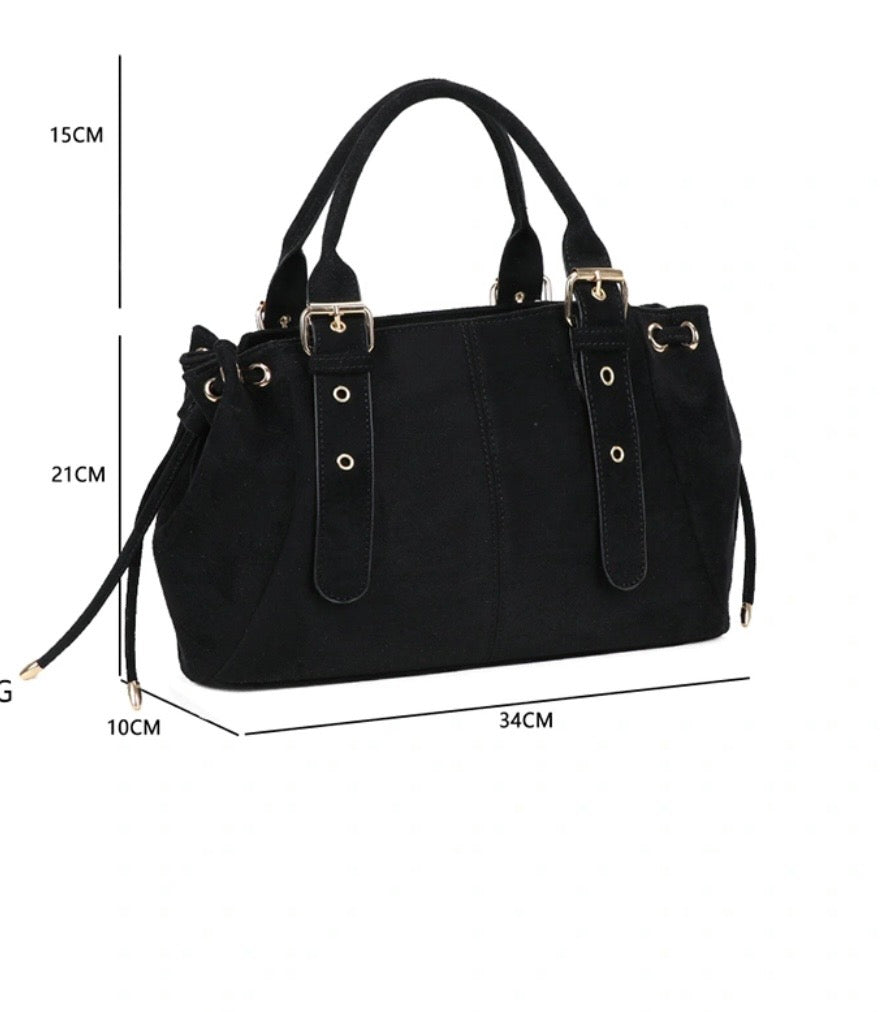 It girl bag black